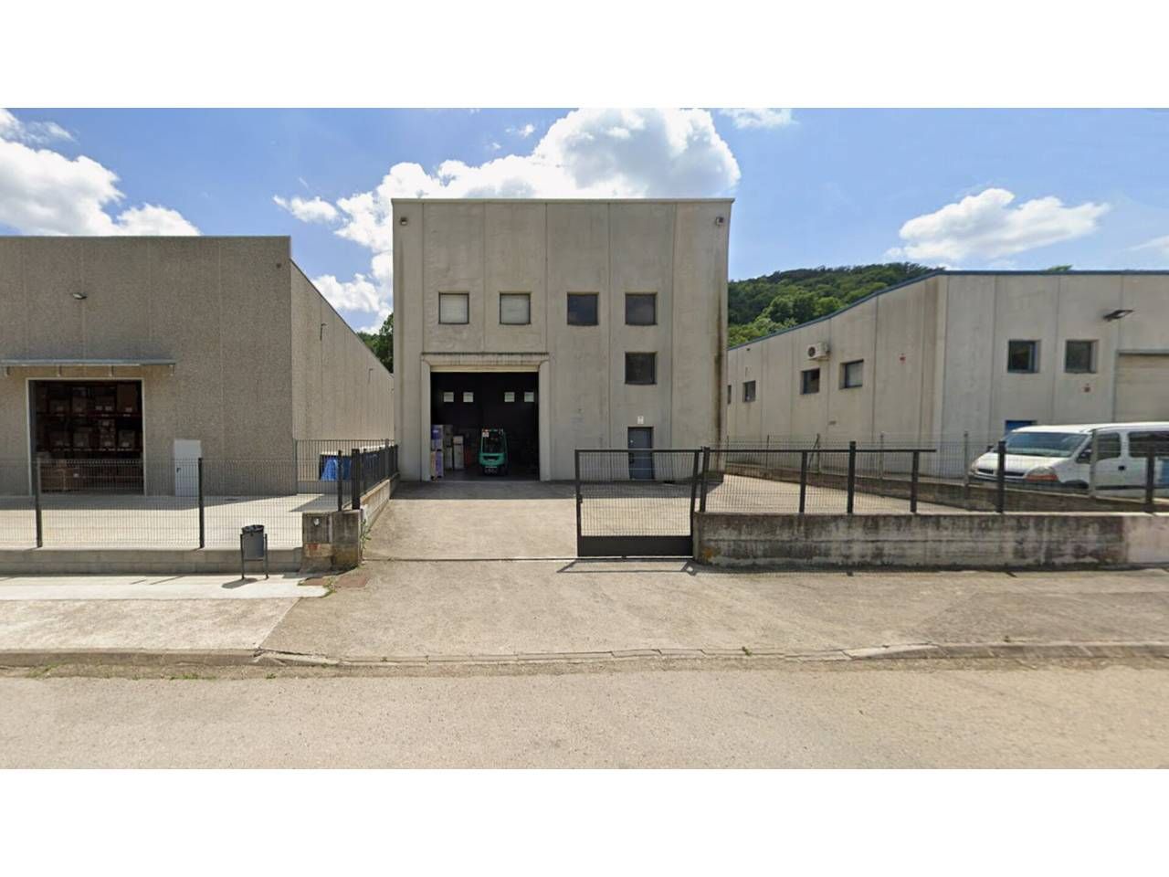 Nau industrial de lloguer a Poligono PARC DE LES COROMINES-CANOVA, Sant Joan Les Fonts