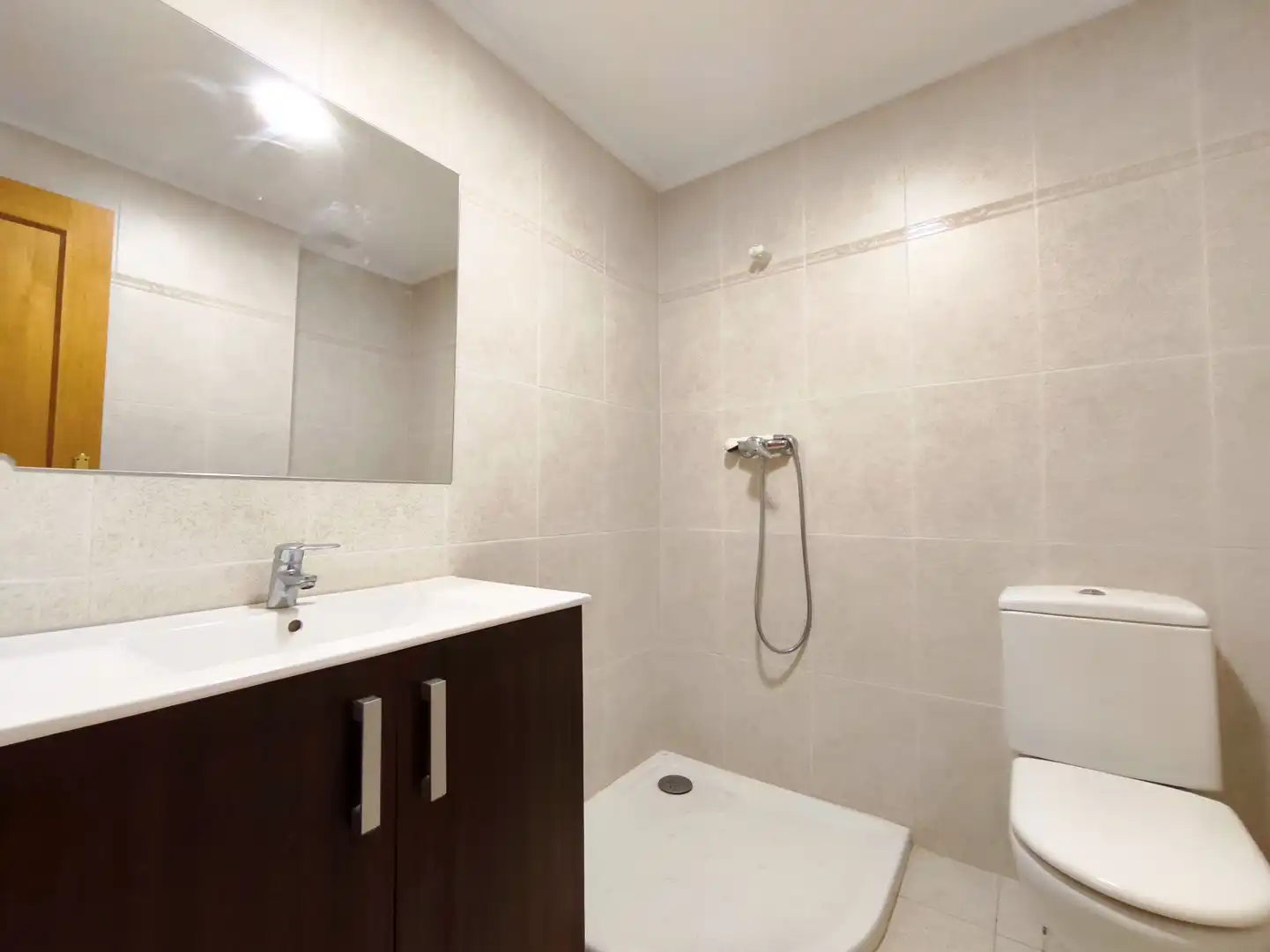 Baño de Piso en venta en  Logroño con Aire acondicionado, Jardín privado y Parquet