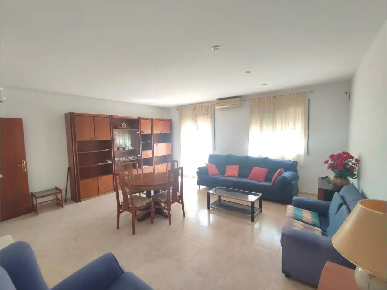 Sala d'estar de Casa o xalet en venda en La Granada amb Aire condicionat, Calefacció i Jardí privat