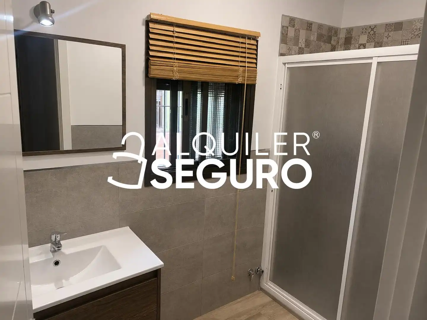 Bathroom of Houses for rent in Lozoyuela-Navas-Sieteiglesias  with Heating, Storage room and Furnished