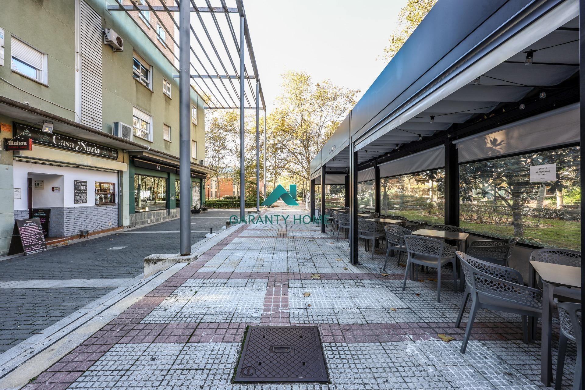 Exterior view of Premises for sale in Alcorcón  with Air Conditioner and Furnished