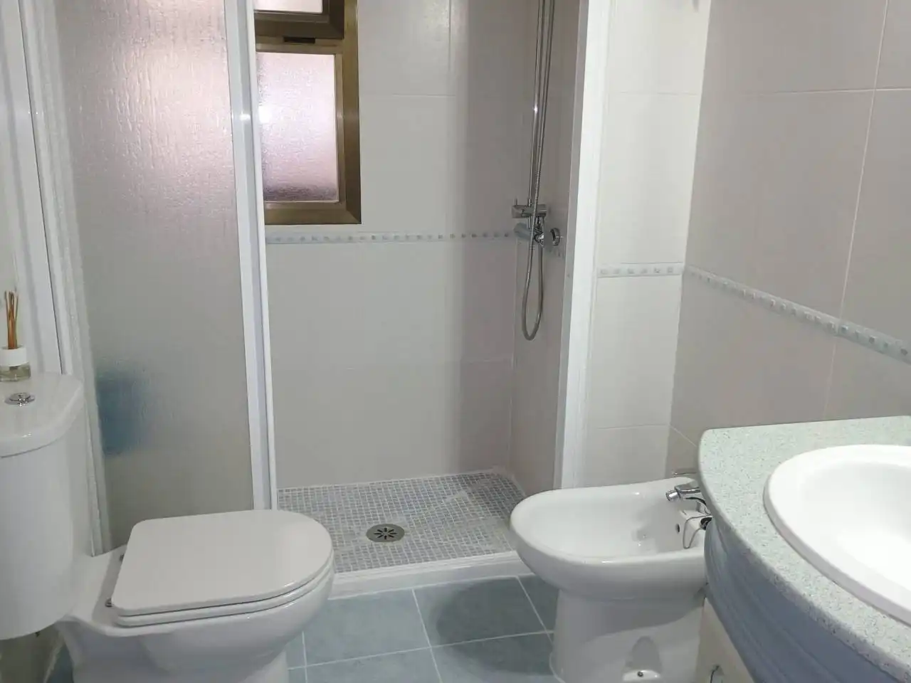 Bathroom of Apartments for rent in Torremolinos  with Air Conditioner, Heating and Terrace