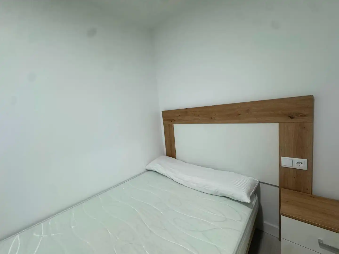Dormitori de Pis per a compartir en Ourense Capital  amb Calefacció, Terrassa i Moblat