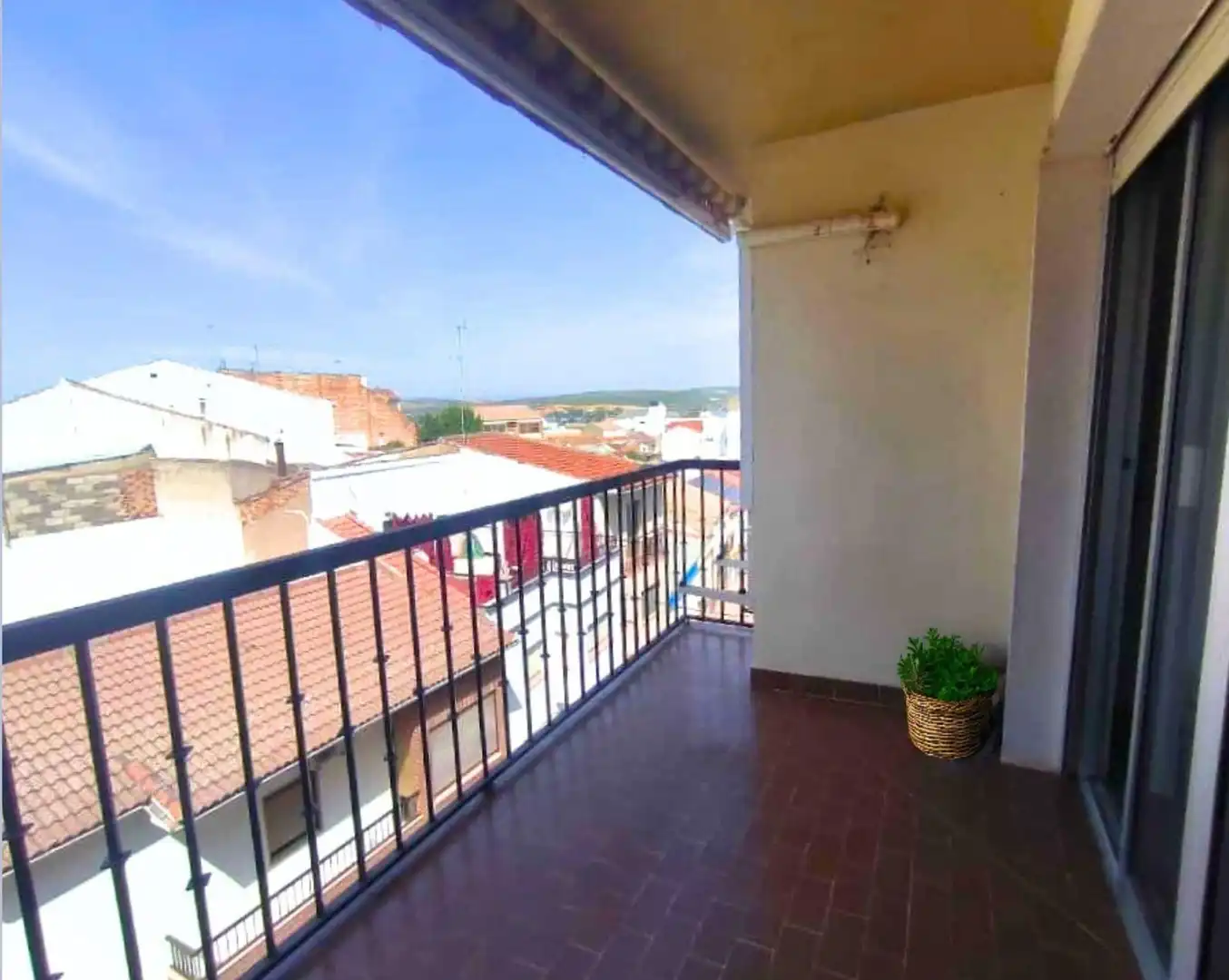 Terrasse von Wohnung zum Verkauf in Mengíbar mit Klimaanlage, Terrasse und Möbliert