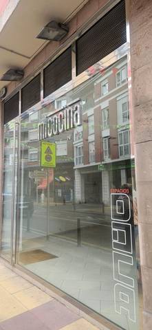 Local comercial en Alquiler en El Parque - Zapatón