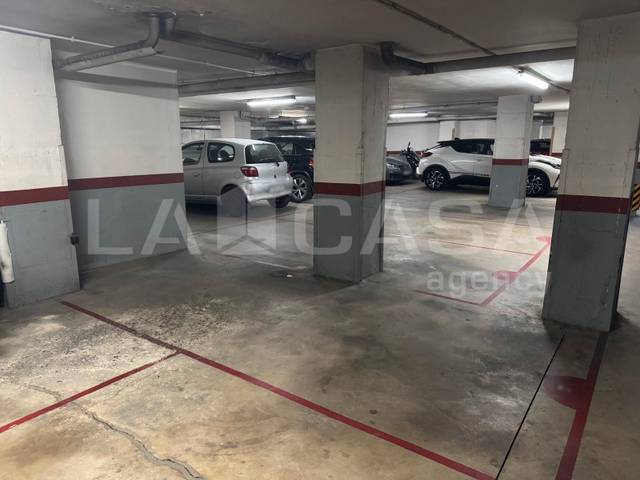 Garaje en Venta en Lledoner