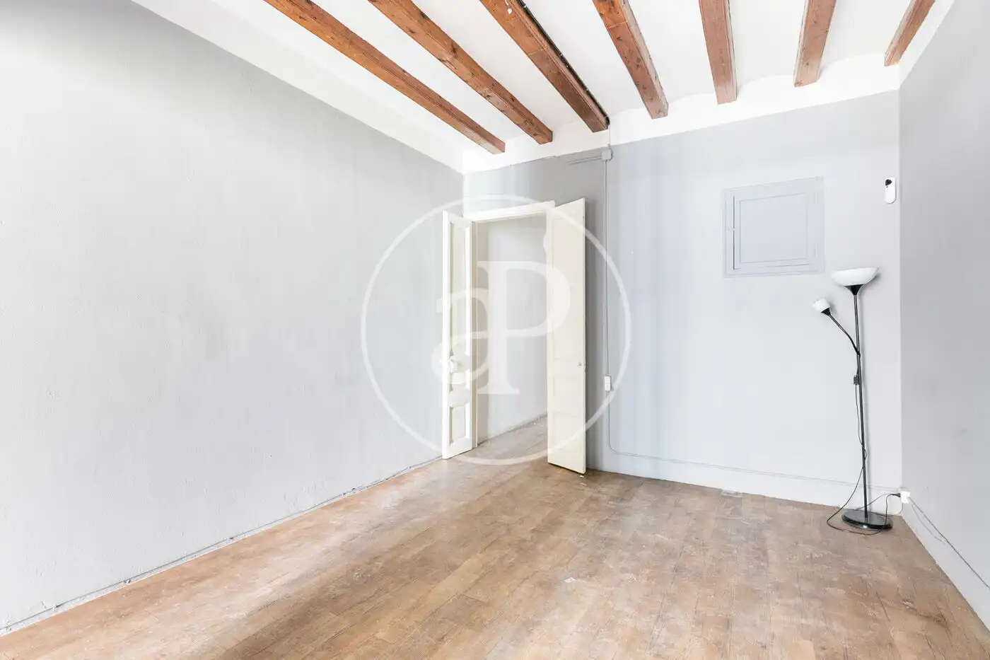 Piso en venta en Barcelona con Calefacción y Balcón