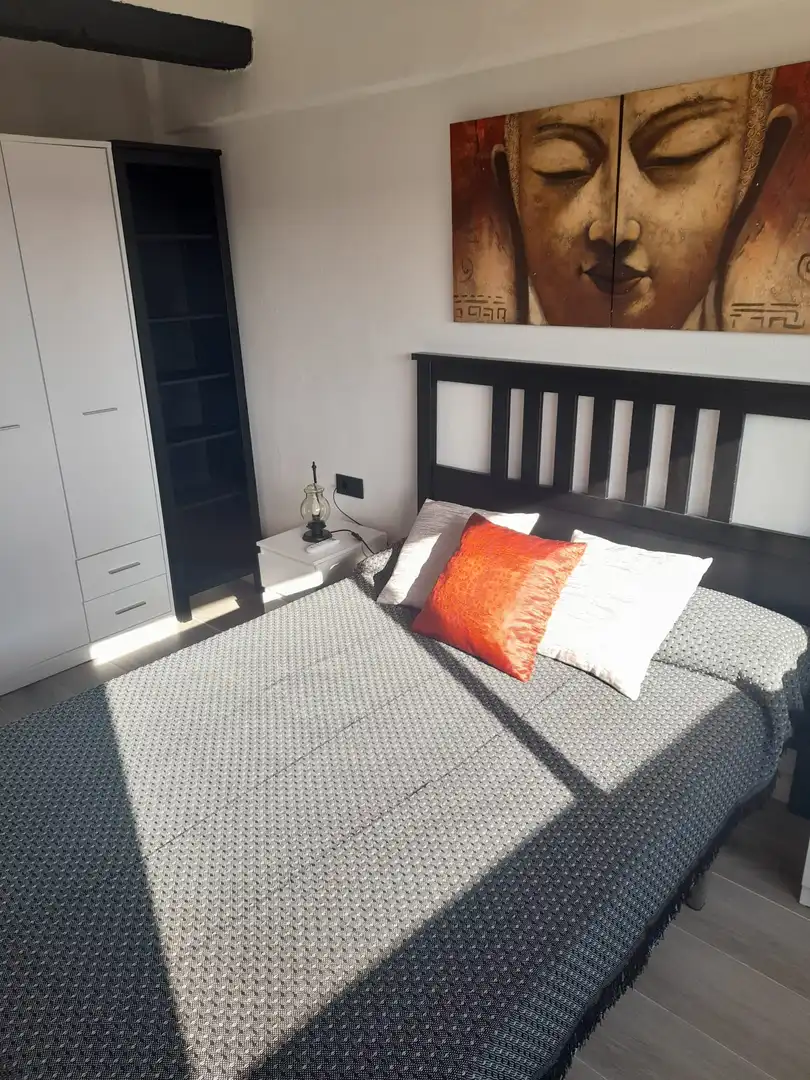 Habitación de Casa o chalet en venta en Brenes con Aire acondicionado, Jardín privado y Piscina