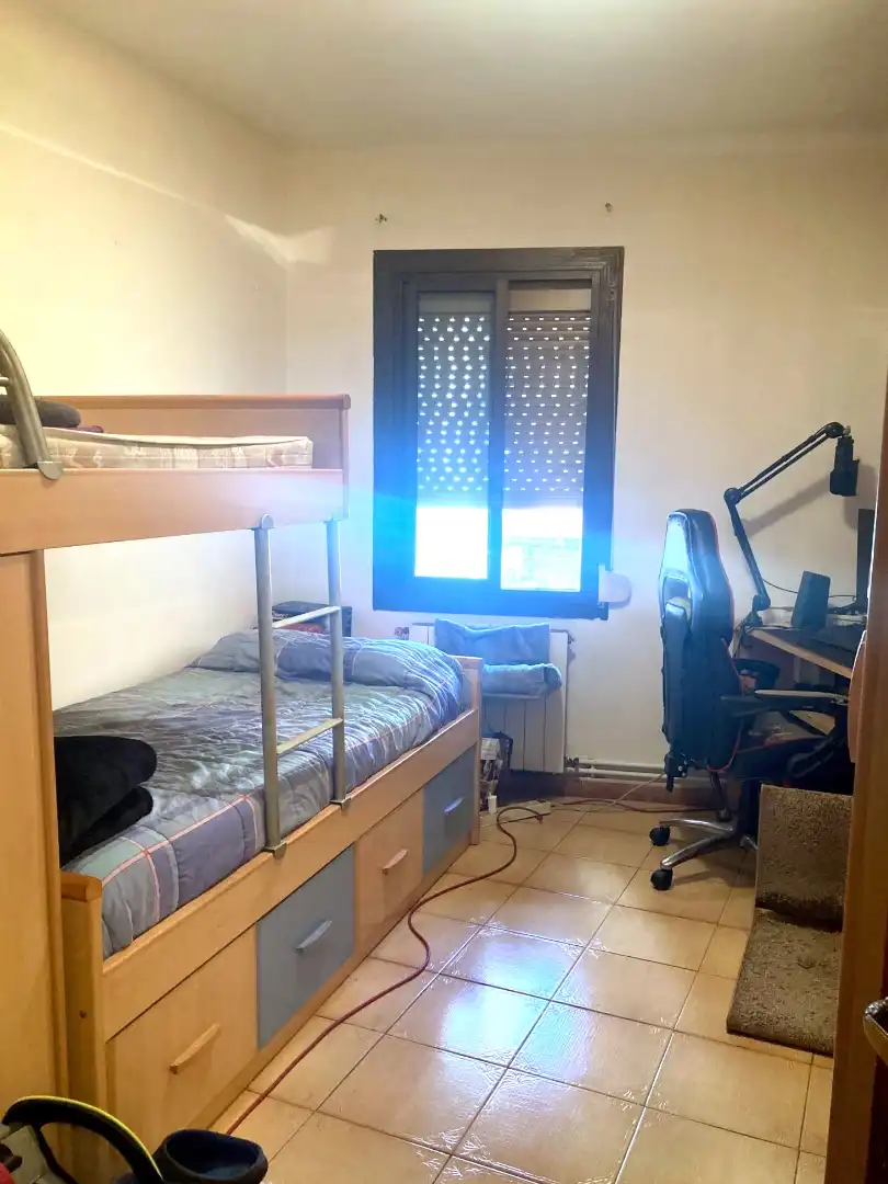 Dormitori de Pis en venda en L'Hospitalet de Llobregat amb Aire condicionat, Calefacció i Balcó