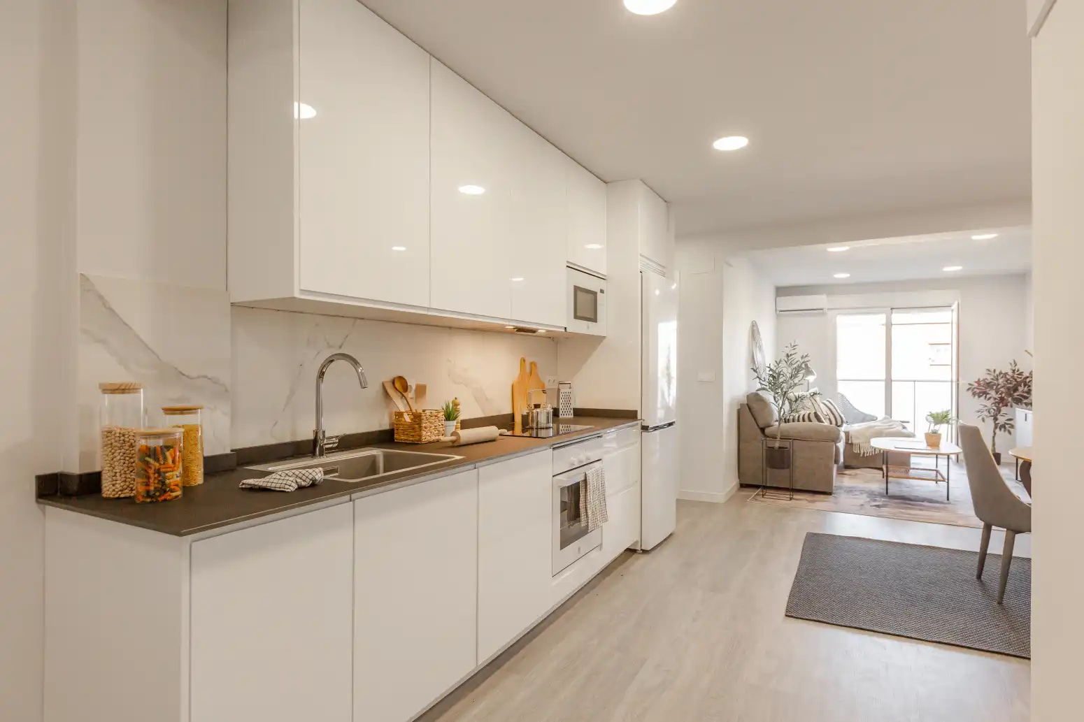 Küche von Wohnung zum Verkauf in  Pamplona / Iruña mit Klimaanlage, Heizung und Parkett