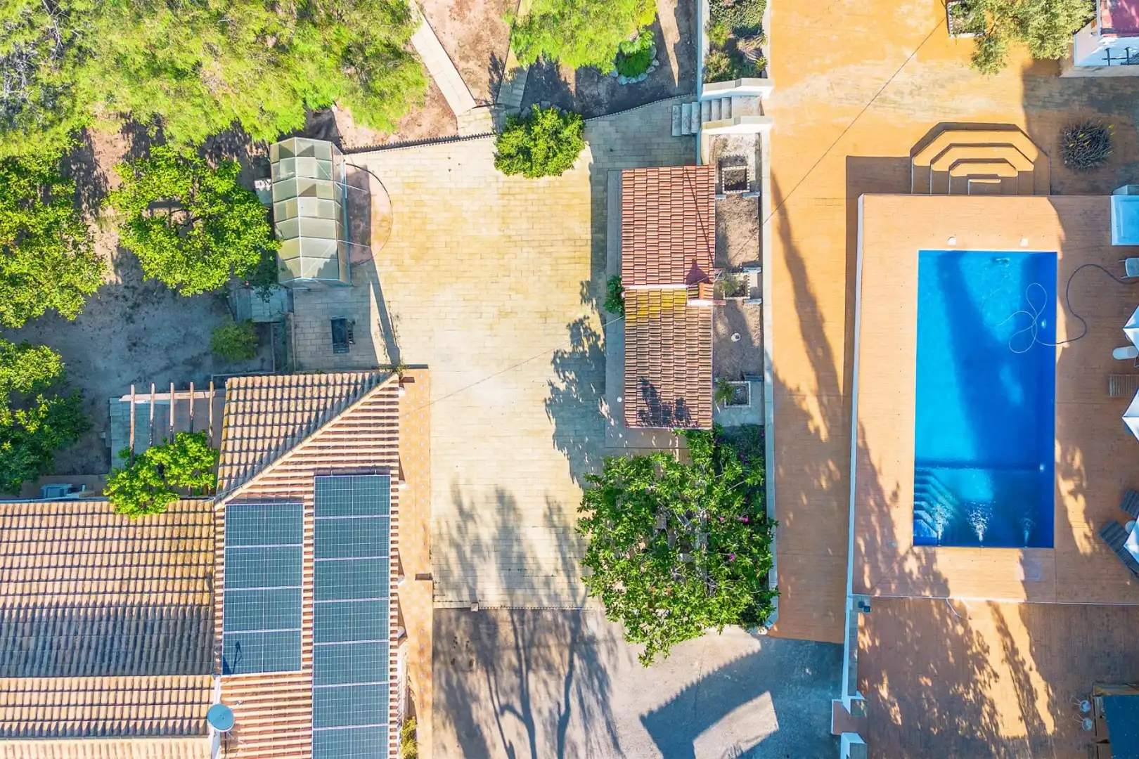 Außenansicht von Haus oder Chalet zum Verkauf in Alicante / Alacant mit Schwimmbad