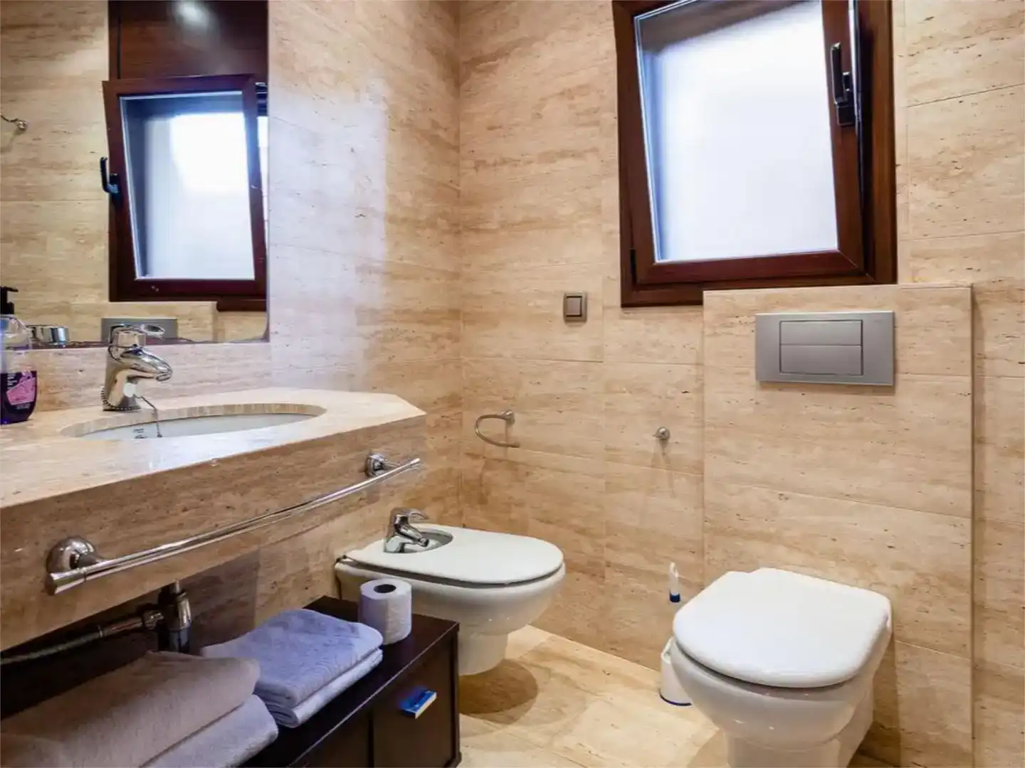 Baño de Finca rústica de alquiler en Lloret de Mar con Aire acondicionado, Jardín privado y Piscina