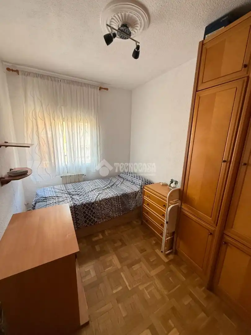 Schlafzimmer von Wohnung zum Verkauf in Madrid mit Klimaanlage, Heizung und Terrasse