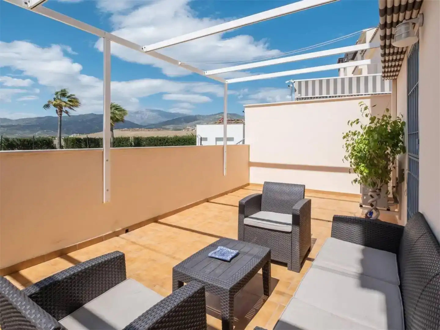 Terraza de Piso de alquiler en Vélez-Málaga con Aire acondicionado, Piscina y Amueblado