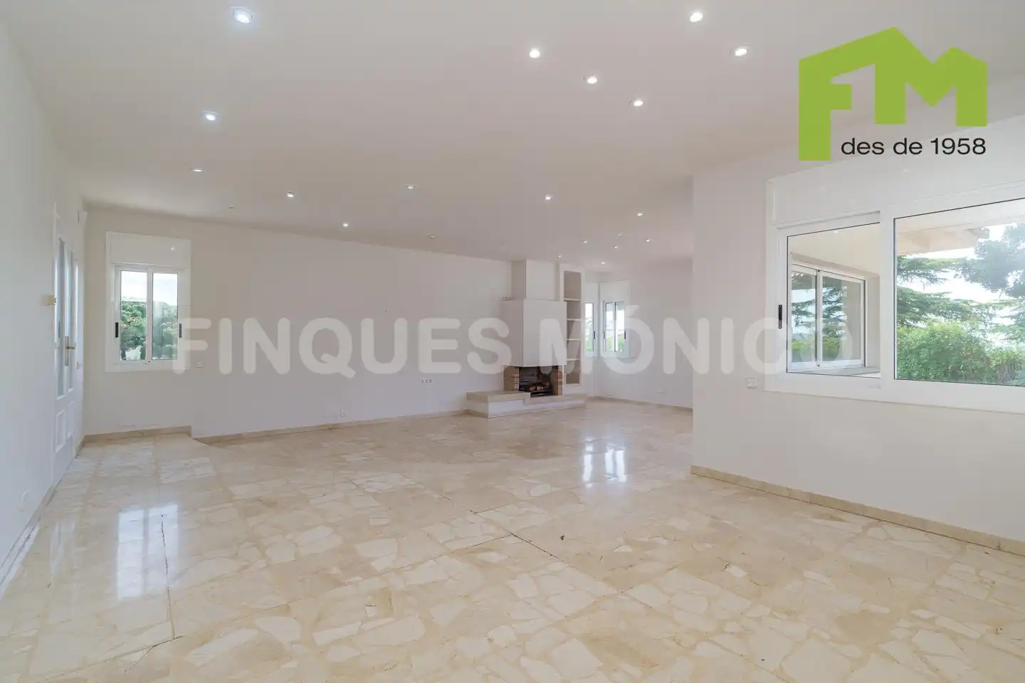 Sala de estar de Casa o chalet en venta en El Masnou con Calefacción, Jardín privado y Terraza