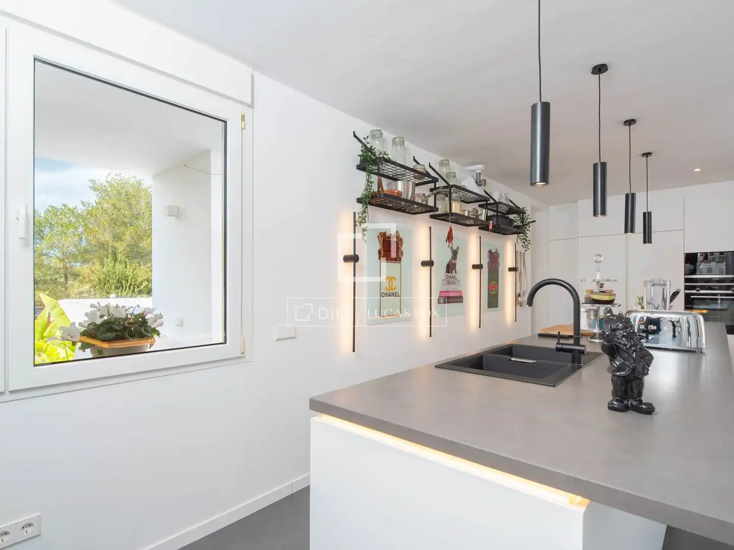 Kitchen of Houses for sale in Santa Eulària des Riu  with Air Conditioner, Heating and Terrace