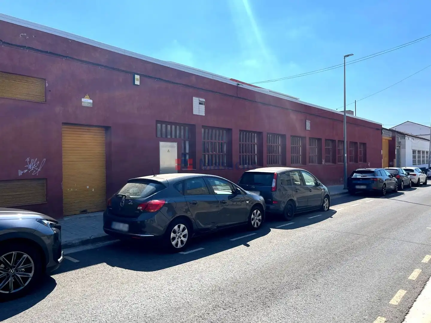 Außenansicht von Fabrikhallen zur Miete in Barberà del Vallès