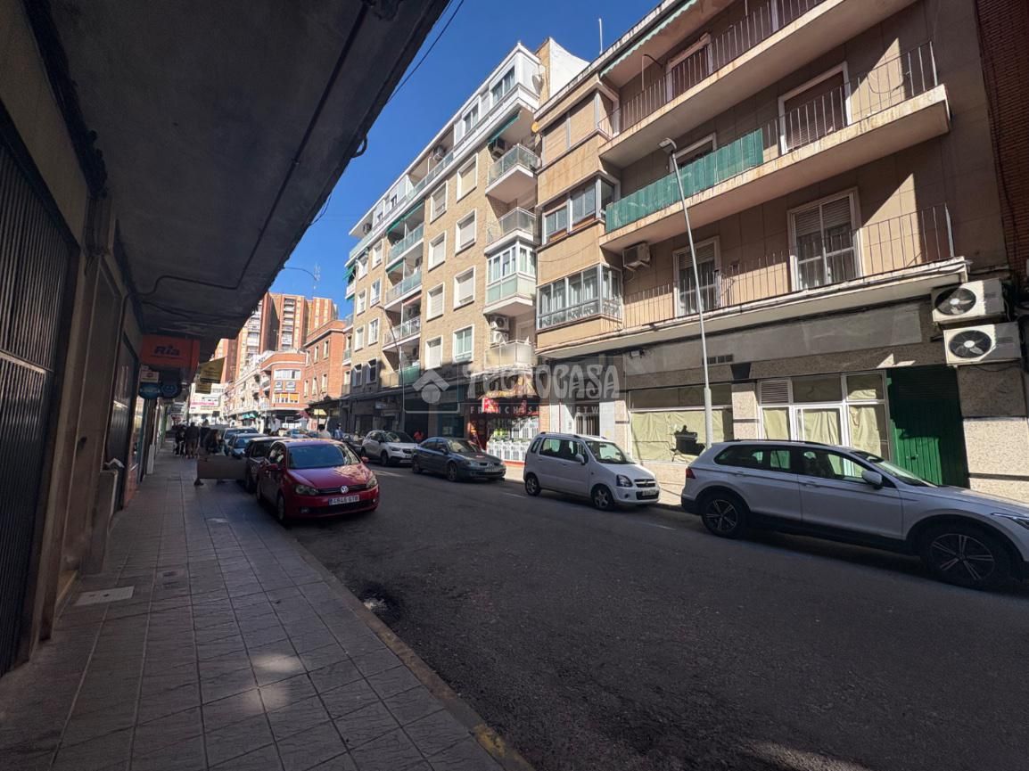 Vista exterior de Pis en venda en Talavera de la Reina amb Aire condicionat, Terrassa i Balcó