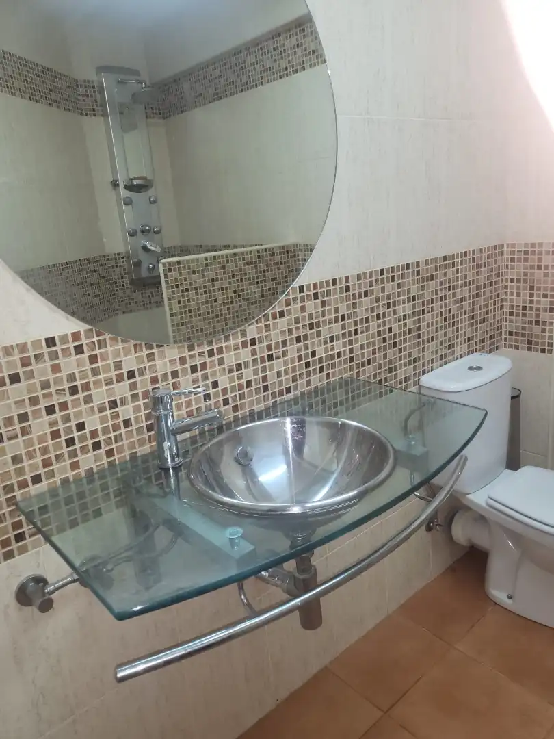 Baño de Casa adosada en venta en Granada con Aire acondicionado, Calefacción y Terraza