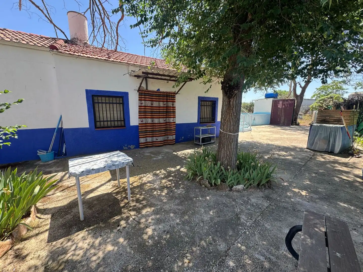 Vista exterior de Finca rústica en venta en Valdepeñas con Piscina