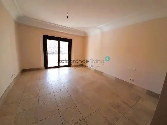 Sala d'estar de Apartament de lloguer en Sotogrande amb Aire condicionat, Calefacció i Terrassa