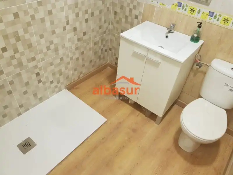 Bany de Pis en venda en Arcos de la Frontera amb Aire condicionat, Calefacció i Parquet