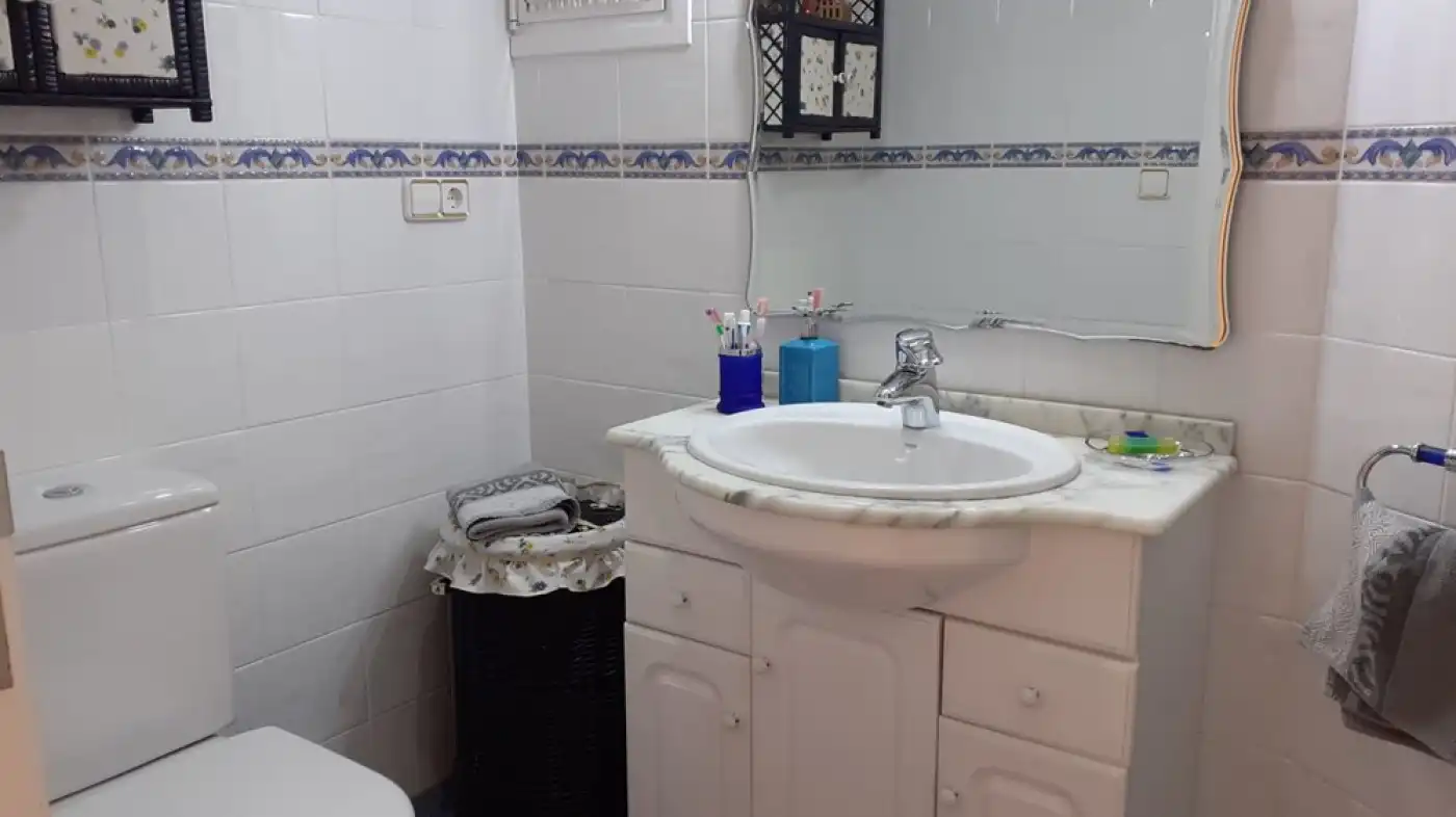 Bathroom of Flat for rent in Petrer  with Air Conditioner, Heating and Furnished