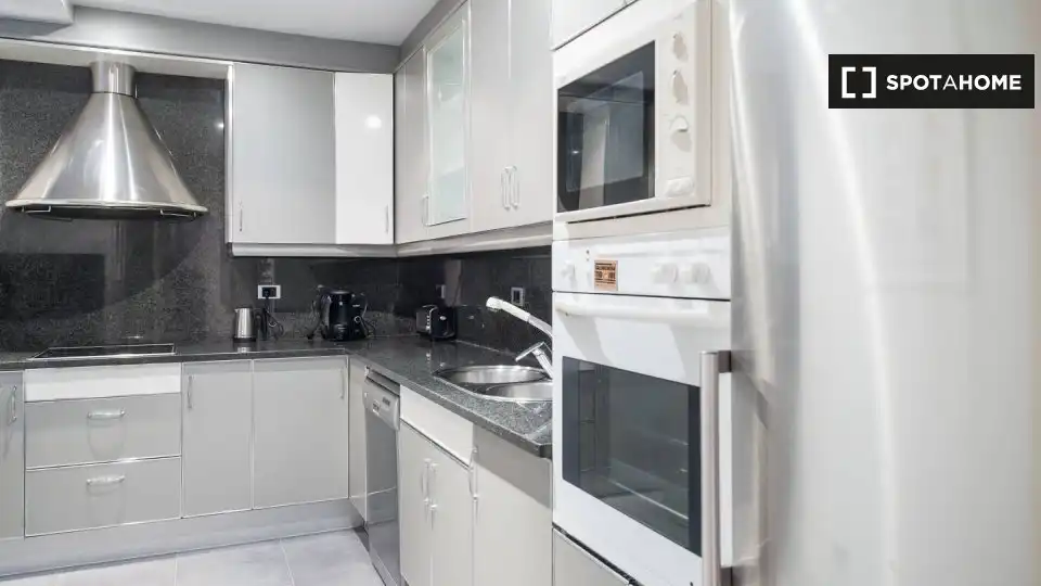 Flat with terrace to rent in Sarrià - Sant Gervasi, imagen 7