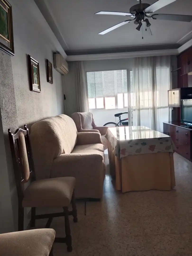 Wohnzimmer von Wohnung zur Miete in Sevilla mit Klimaanlage, Möbliert und Ofen