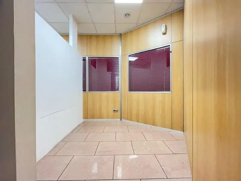 Local comercial en venda a Centre, imagen 3