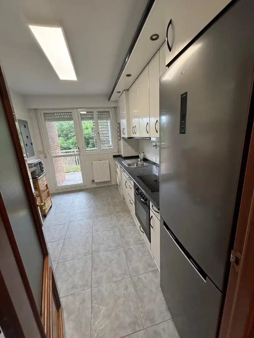 Cocina de Piso de alquiler en  Pamplona / Iruña con Calefacción, Amueblado y Horno