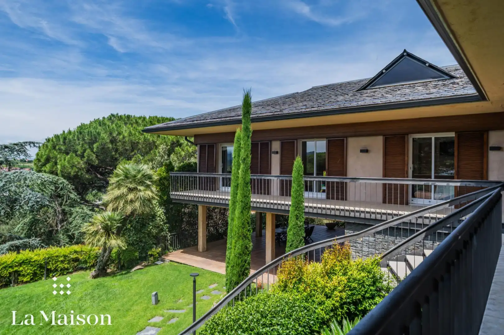 Vista exterior de Casa o xalet en venda en La Roca del Vallès amb Calefacció, Jardí privat i Traster