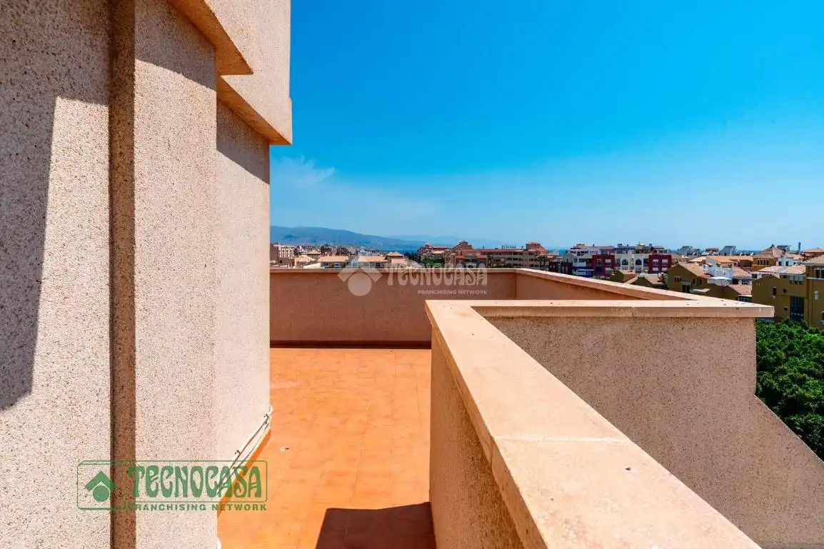 Terraza de Piso en venta en Roquetas de Mar con Calefacción y Terraza