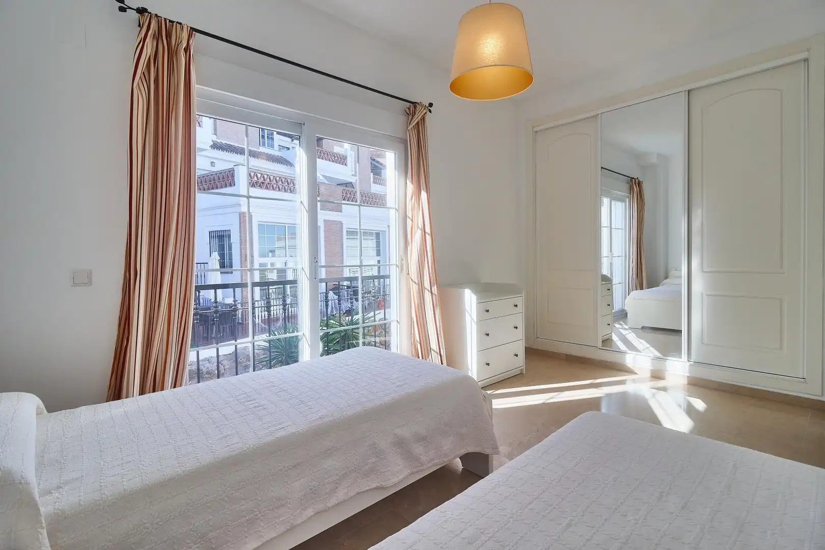 Casa adosada en venta en Buenavista - Lauro Golf