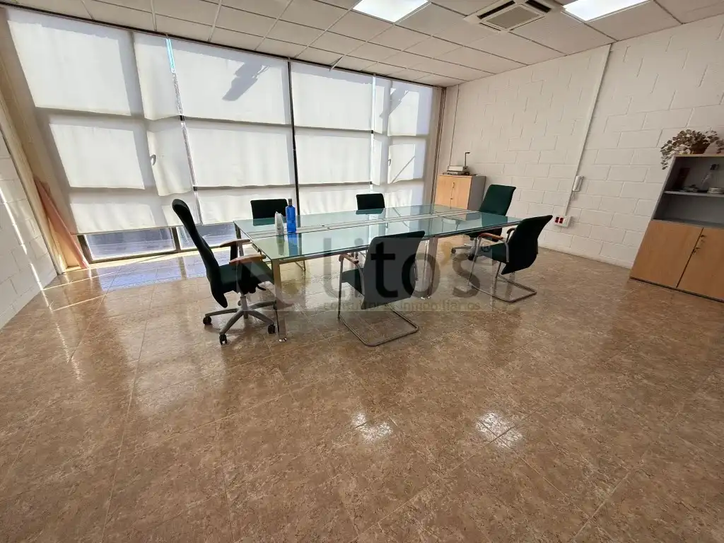Büro zur Miete in Dos Hermanas