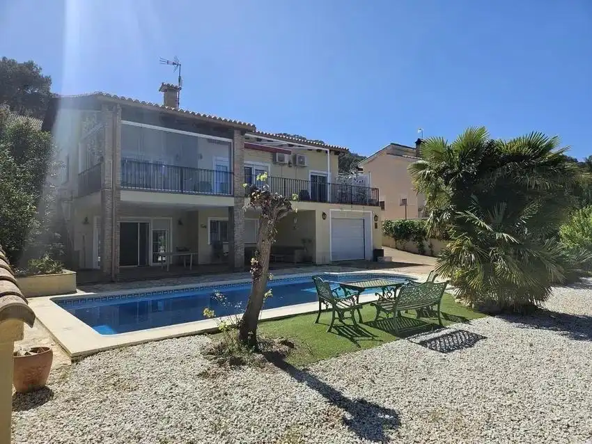 Vista exterior de Casa o chalet en venta en Alzira con Aire acondicionado, Jardín privado y Terraza
