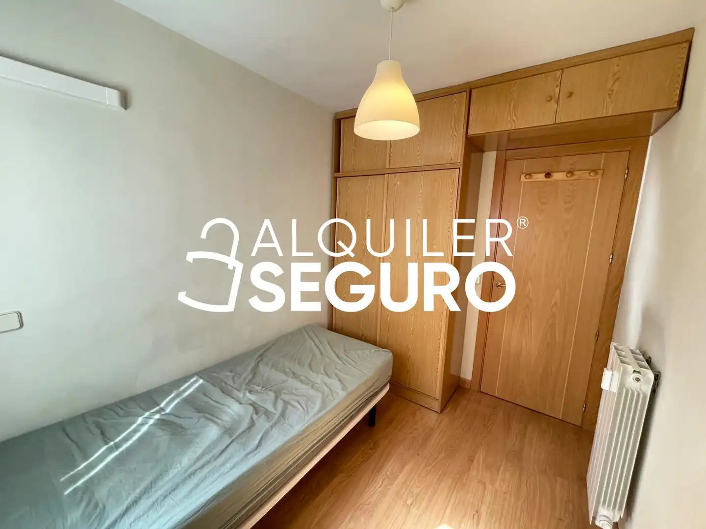 Habitación de Piso de alquiler en Madrid con Aire acondicionado, Calefacción y Amueblado