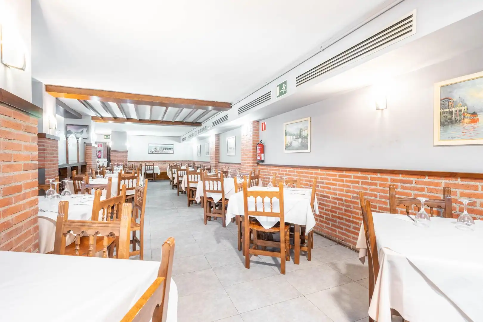 Commercial properties for sale in Oviedo   with Air Conditioner