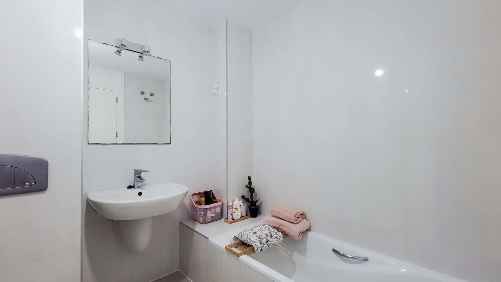 Badezimmer von Wohnungen zum Verkauf in Almería