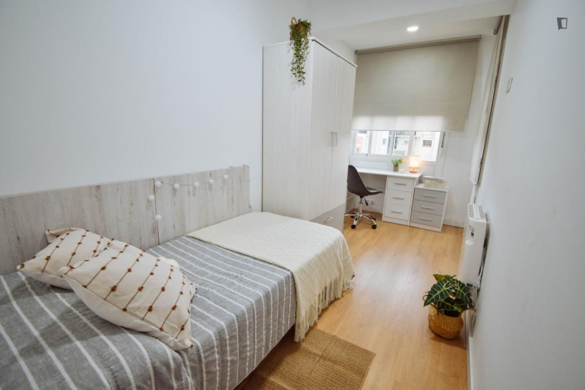 Dormitori de Apartament per a compartir en  Lleida Capital amb Aire condicionat, Calefacció i Moblat