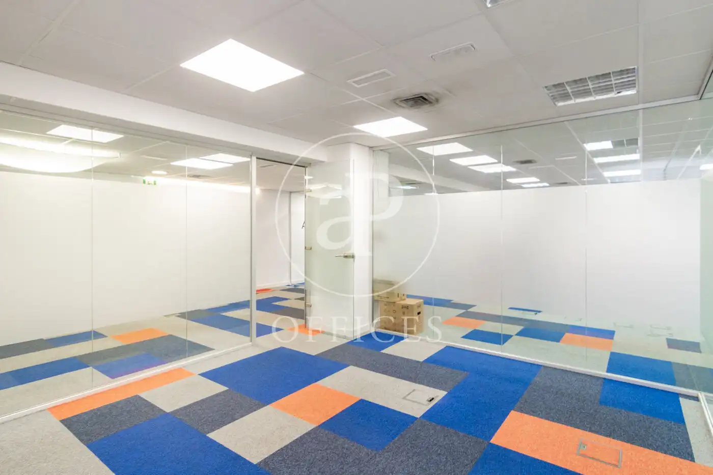Office for rent in Madrid  with Air Conditioner