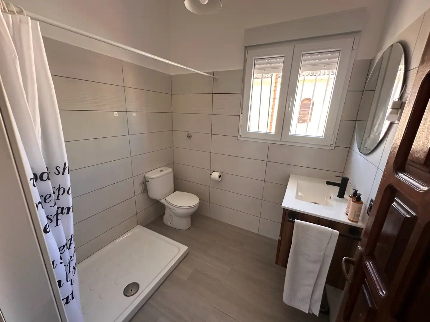 Badezimmer von Haus oder Chalet zum Verkauf in Mont-roig del Camp mit Klimaanlage, Heizung und Privatgarten
