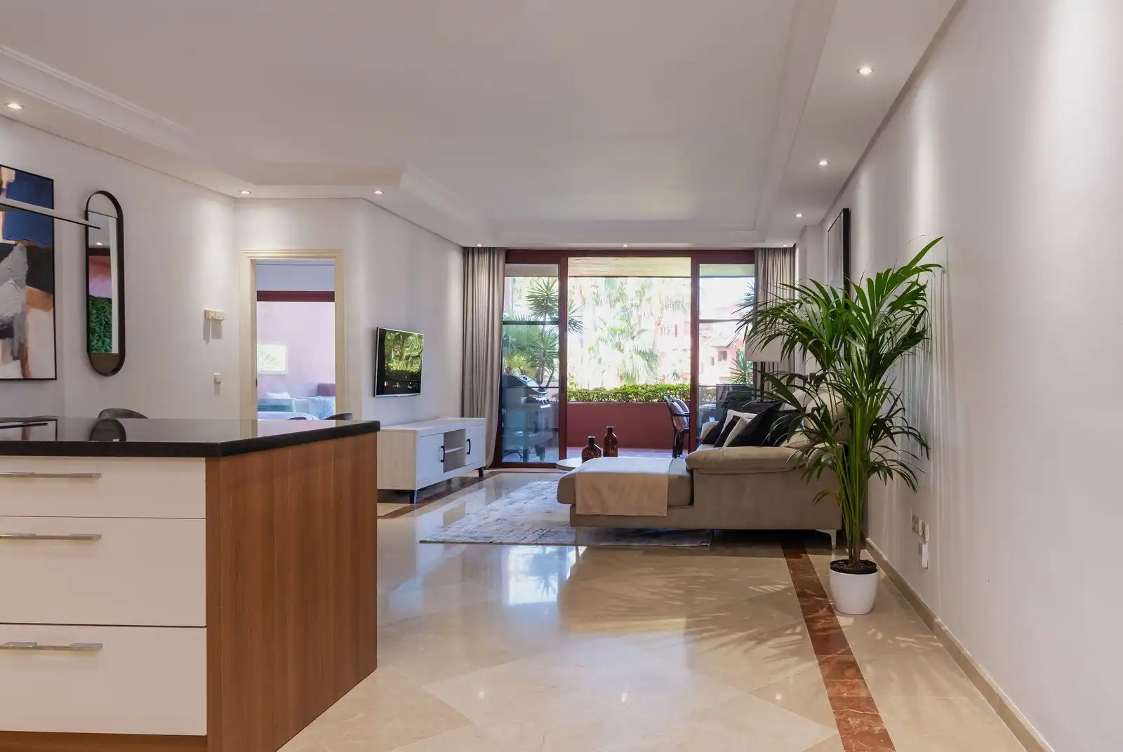 Apartamento con piscina en venta en Estepona Pueblo, imagen 9
