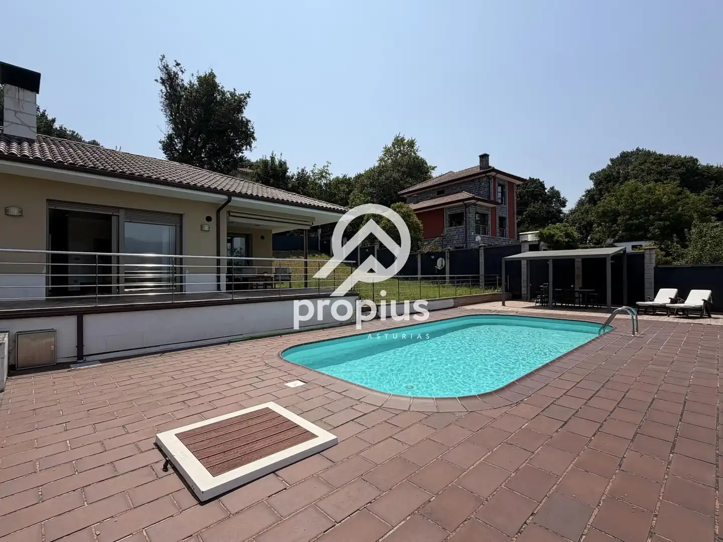 Piscina de Casa o chalet en venta en Cangas de Onís con Calefacción, Terraza y Trastero