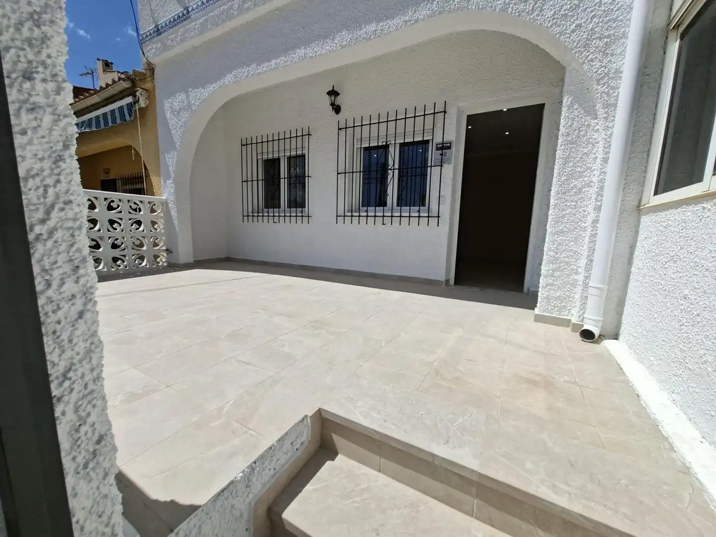 Vista exterior de Casa o xalet en venda en San Fulgencio amb Terrassa i Balcó