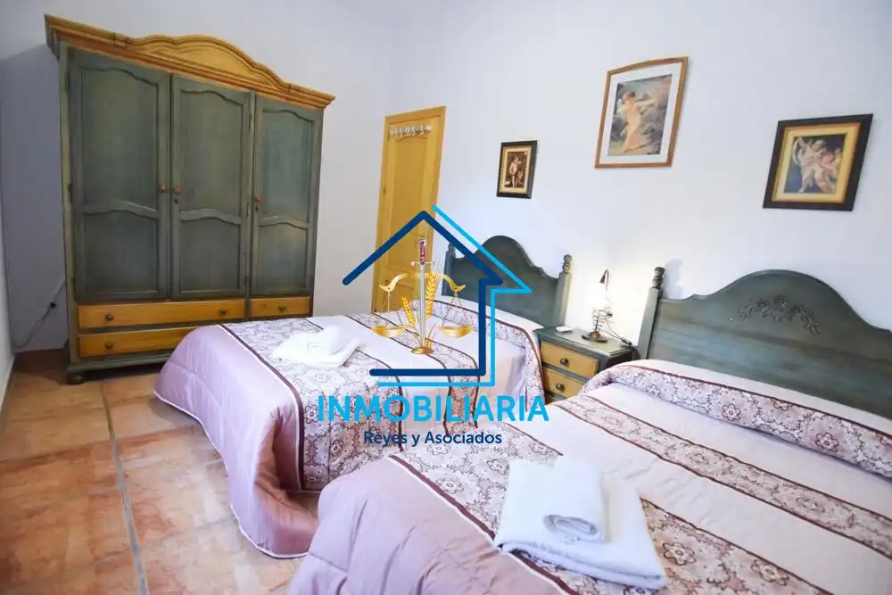 Dormitori de Casa o xalet en venda en Córdoba amb Aire condicionat, Terrassa i Piscina