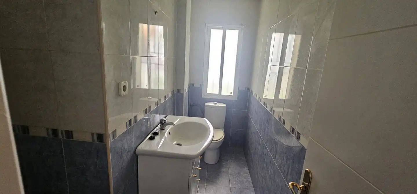 Bathroom of Apartments for sale in Madrid  with Heating