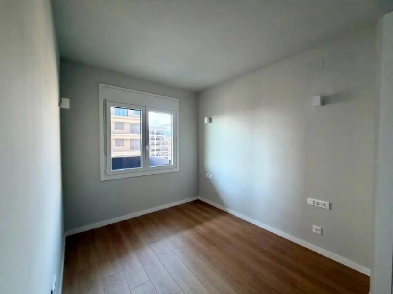 Bedroom of Flat for rent in Terrassa  with Air Conditioner, Heating and Parquet flooring