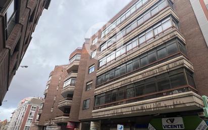 Vista exterior de Pis en venda en Burgos Capital amb Calefacció i Terrassa