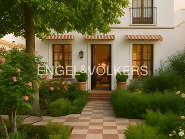 Casa amb piscina en venda a Castilleja de la Cuesta